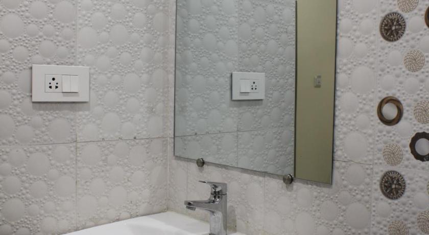 Hotel Grand Gayathri photo