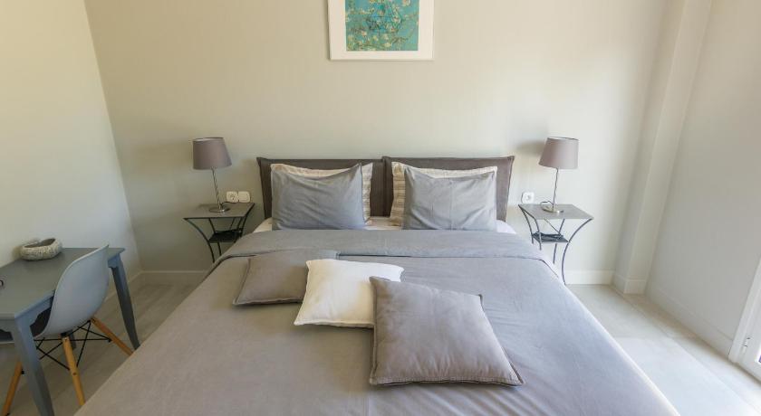 Amera - Troumpas Family Apartments photo