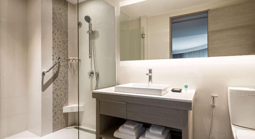 Image of Standard King (No Sofa Bed) 7