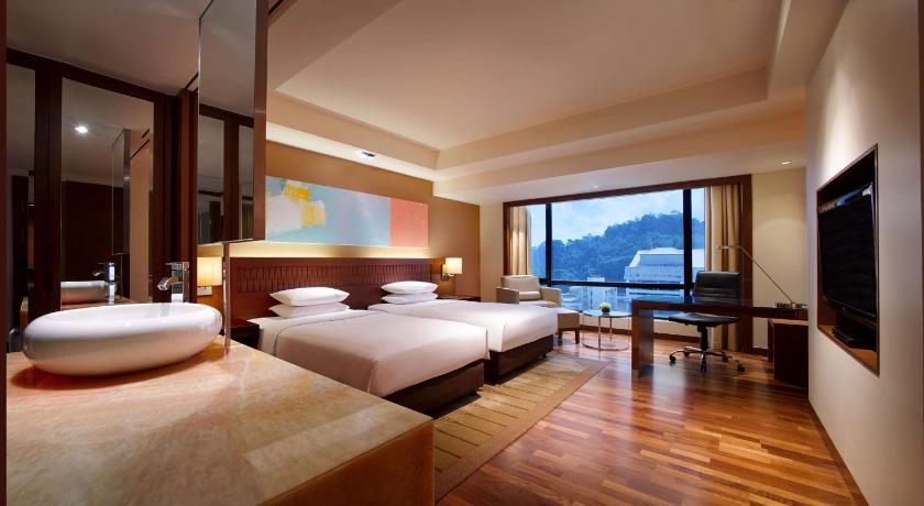 Image of 2 Twin Beds View 0