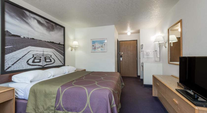 Super 8 By Wyndham Bernalillo