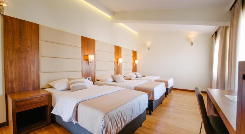 Hotel Jana photo