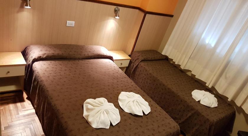 Image of Standard Triple Room 2