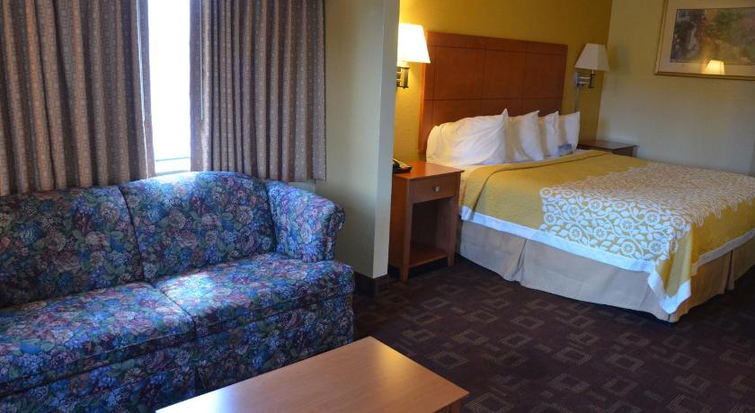 Days Inn by Wyndham Airport Nashville East