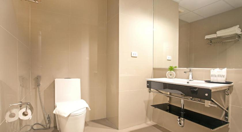 รูปของห้องขนาดใหญ่เตียงคู่หรือเตียงแฝด (Large Double or Twin Room) 2
