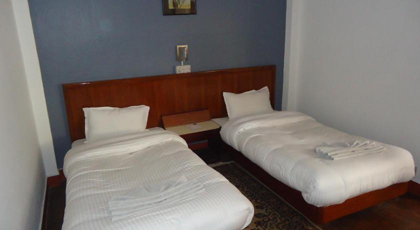 Hotel Earth House photo