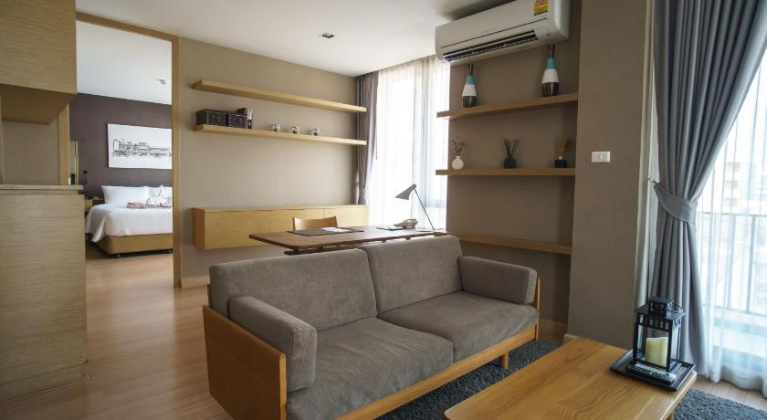 Image of Executive Suite King Bed 7