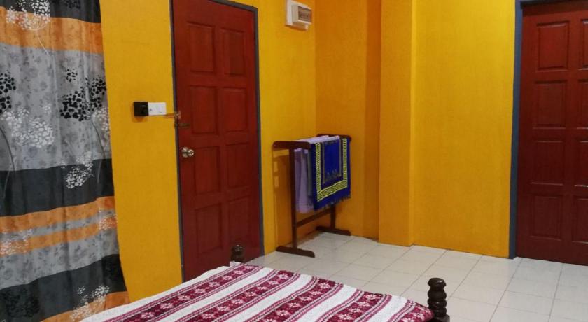 Image of Family Room 9