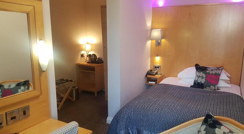 Image of Standard Single Room 11