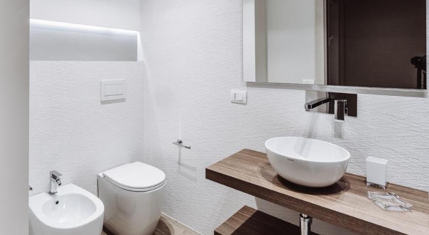 Bathroom, Estella luxury suites in Turin