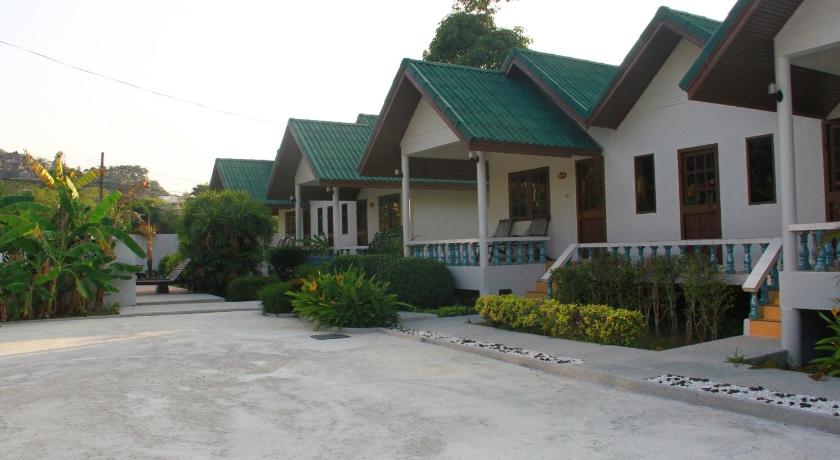 Image of Five-Bedroom House 4