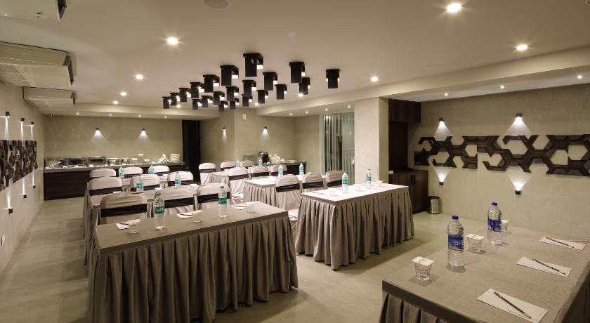 Hotel Carrefour – Ahmedabad, IN