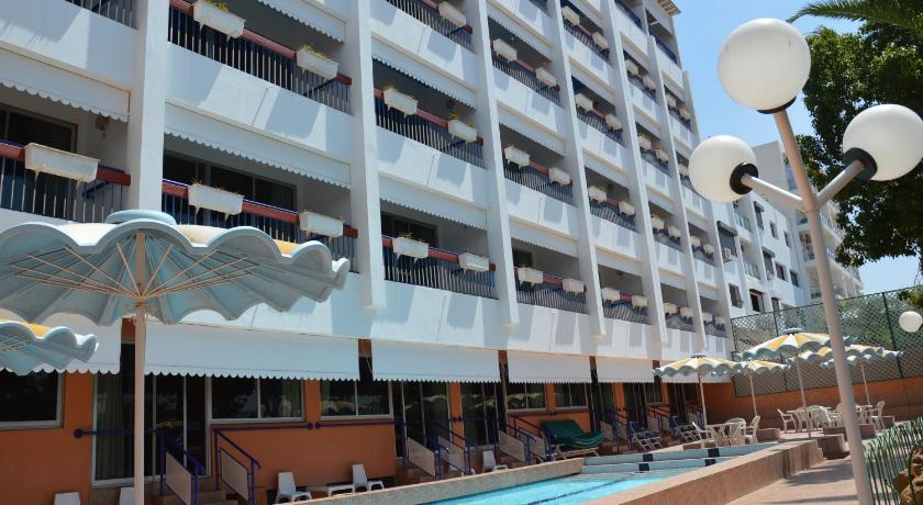 Image of Apartment With Garden View 3