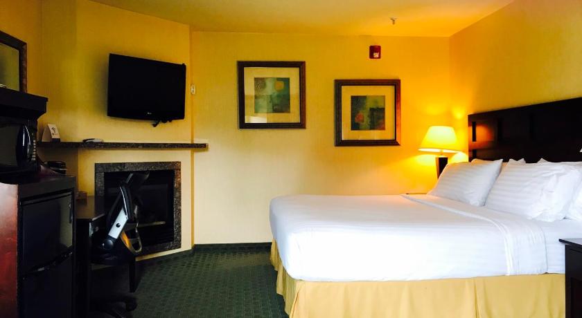 Holiday Inn Express Fort Bragg