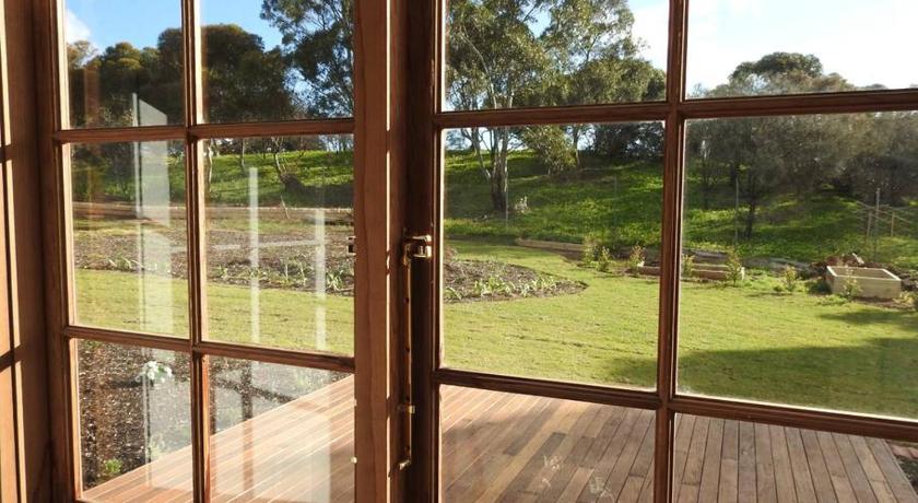 Grape Pickers Cottage photo