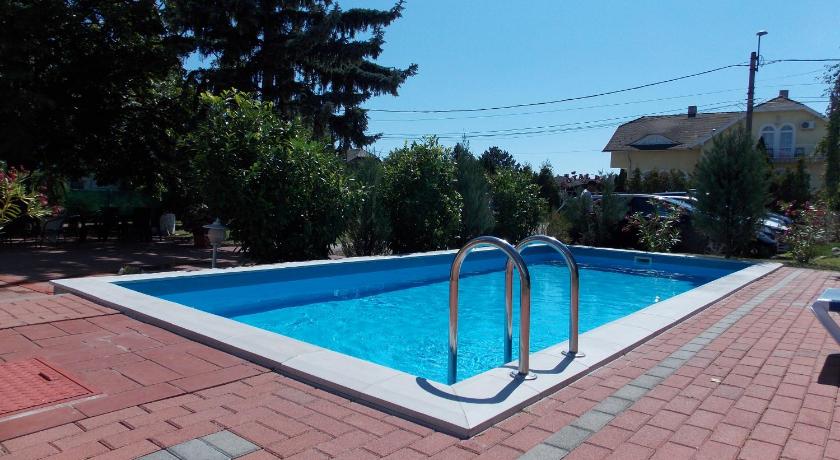 Eden Villa Csaladi Apartmanhaz photo