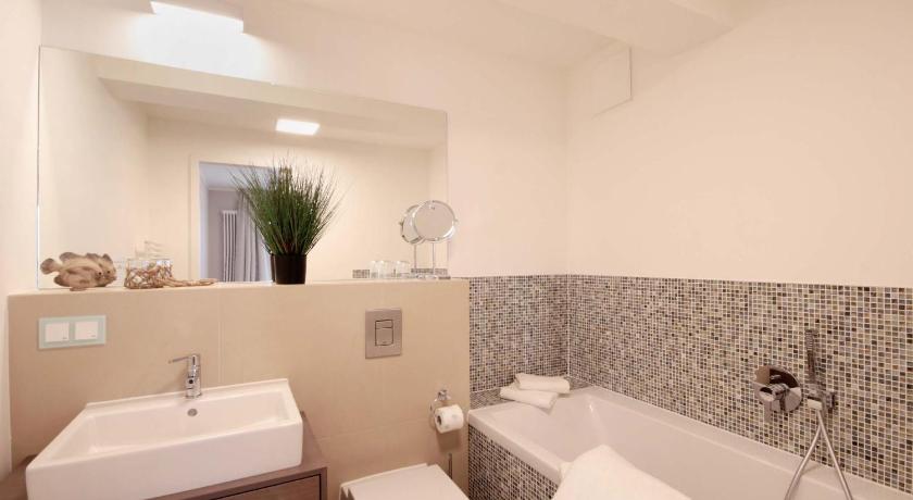 Image of Two-Bedroom Apartment 104RB402 8