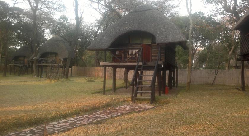 The Tree Lodge at Sikumi photo