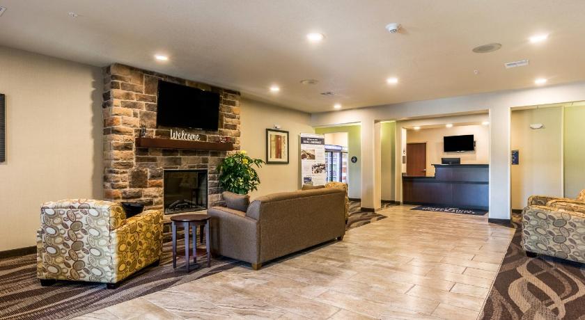 Cobblestone Hotel & Suites - Greenville photo