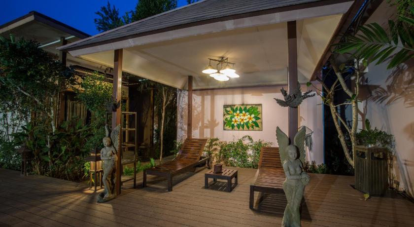 Ploy Khumthong Boutique Resort photo