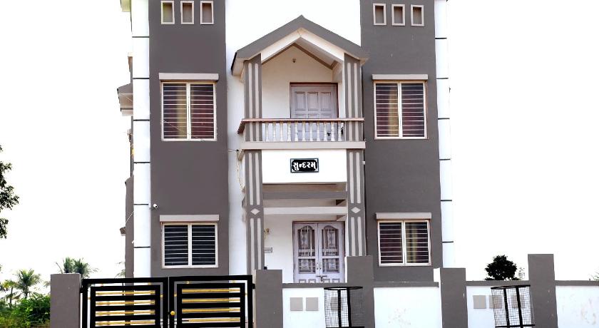 Shivam Sundaram Bunglows — Hotel in Mandvi