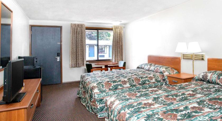 Knights Inn  Pittston PA photo