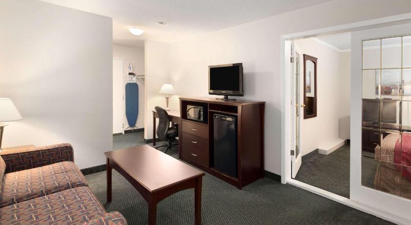 Travelodge by Wyndham Nanaimo