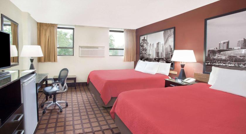 Super 8 By Wyndham Chicago Il