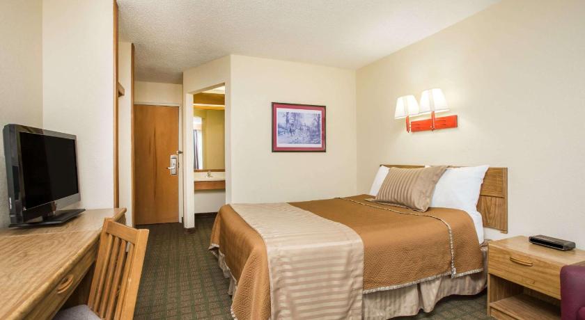 Travelodge by Wyndham Perry GA