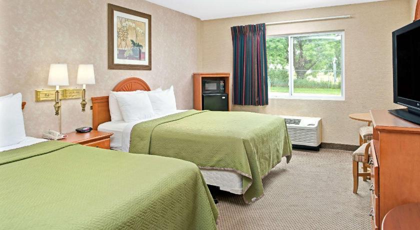 Travelodge by Wyndham Lincoln Airport I-80