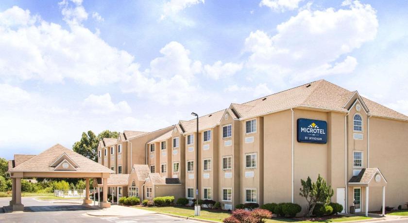 Microtel Inn & Suites by Wyndham Claremore