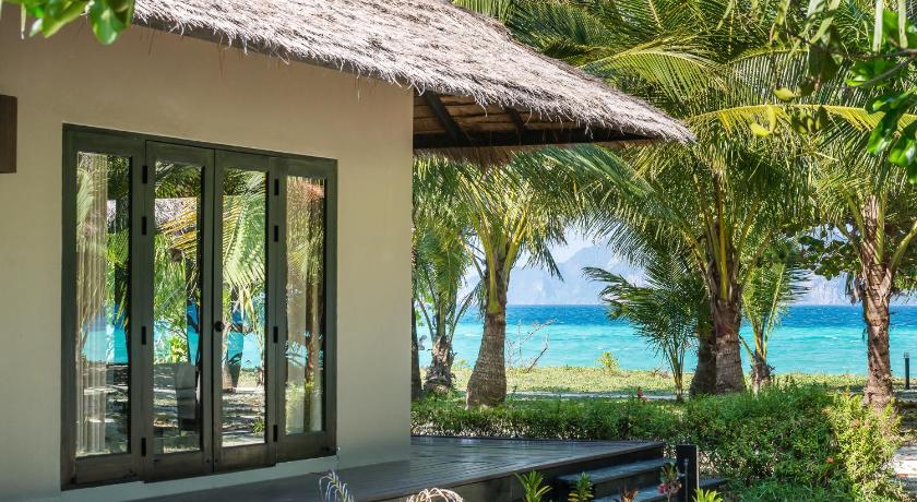 Image of Beachfront Villa 13
