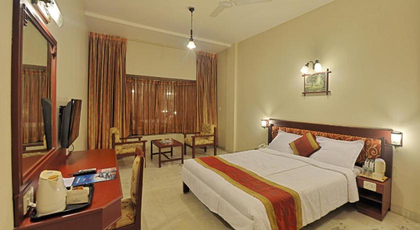 Hotel Gnanam Thanjavur