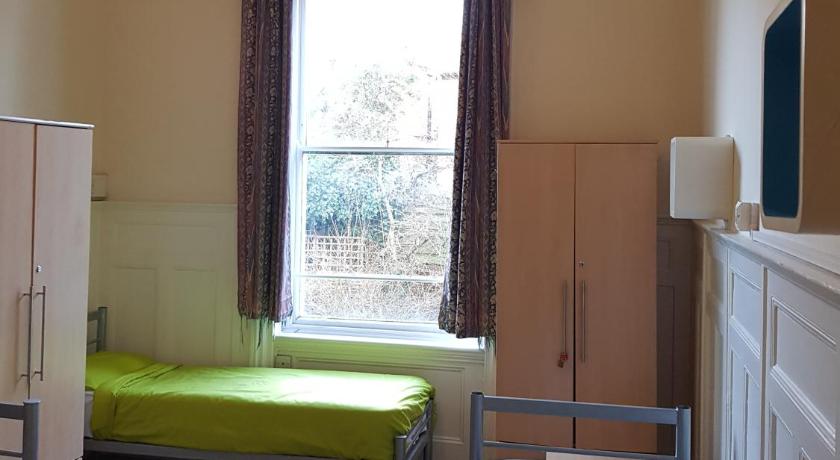 Single Bed in Three-bed Female Dormitory Room, Belsize House (Belsize Park) in London