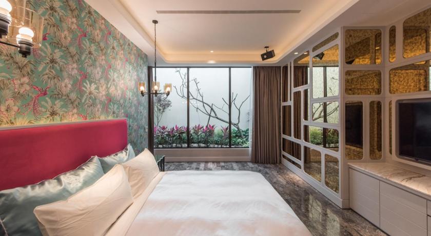 Image of Deluxe Double Room - Check-In after 5:00 PM 9