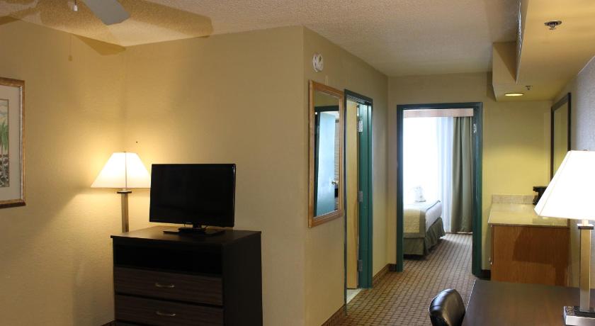 Baymont by Wyndham Fort Myers Airport