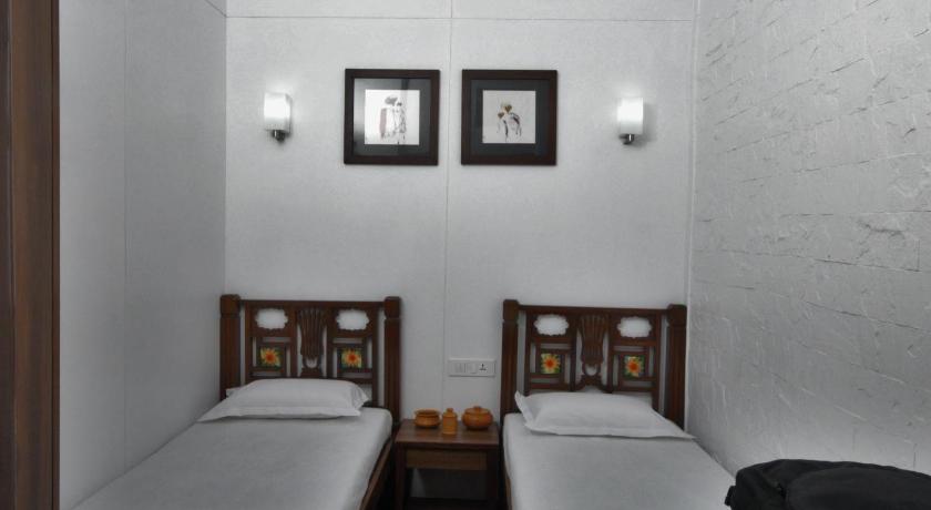 Carlton Hotel