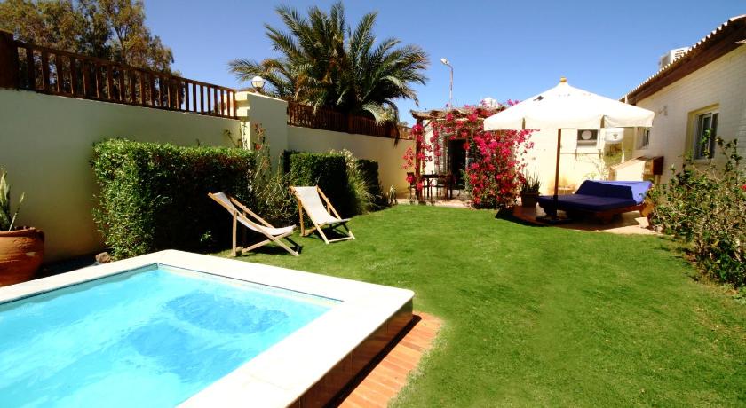Deluxe Seahorse Apartment - Lagoon Villa — Hotel in Dahab