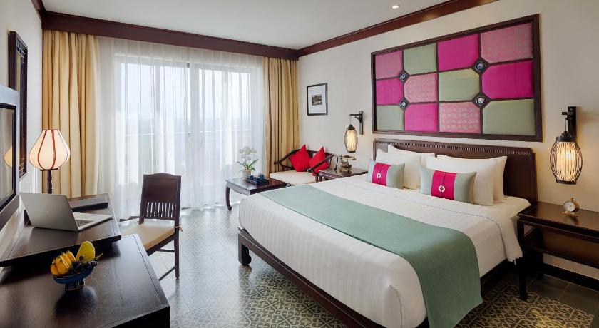 Image of Deluxe King Room, Ocean/Riverside View, Balcony 3