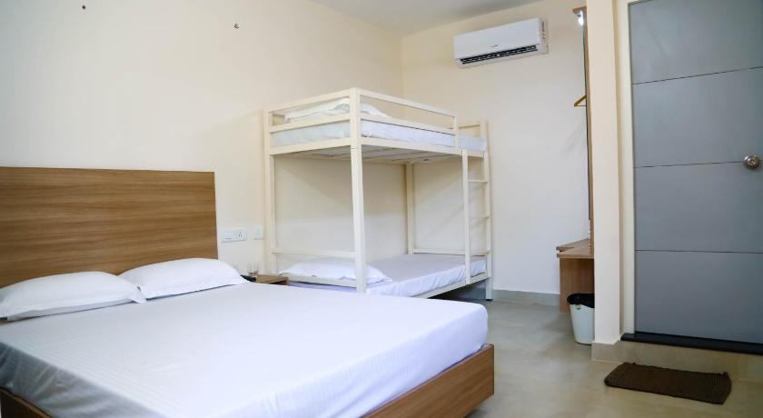Image of Standard Family Room - Non-Smoking 1