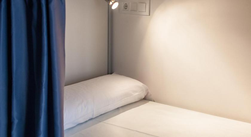 Image of 1 Person in 8-Bed Dormitory - Mixed 15