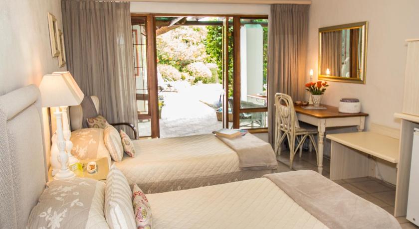 Milkwood Country Cottage photo