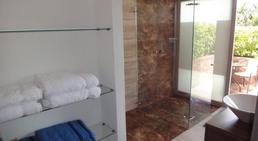 Image of Deluxe Double Room with Balcony 1