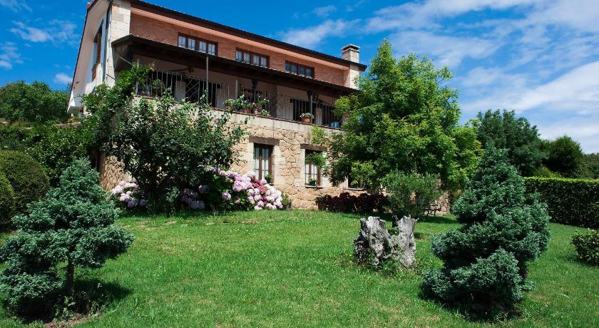 Posada Las Torres — Hotel in Yuso