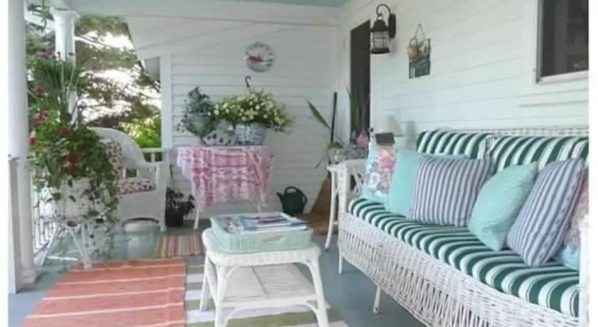 Topsides Bed & Breakfast photo