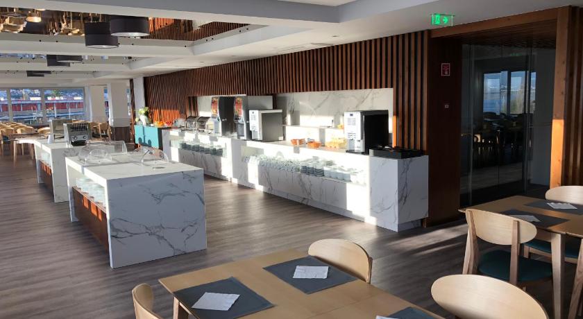 ヴィアナ・ド・カステロ Hotel do Parque 3つ星 ホテル スイート