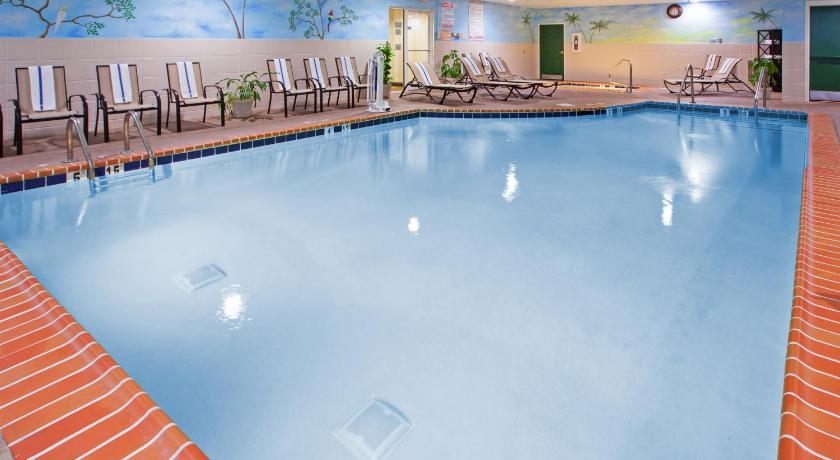 Country Inn & Suites by Radisson, Lexington, KY