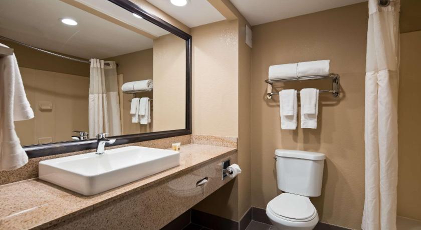 Best Western Plus Airport Inn and Suites