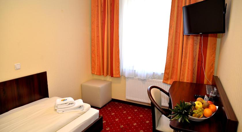 Hotel Neugrabener Hof photo