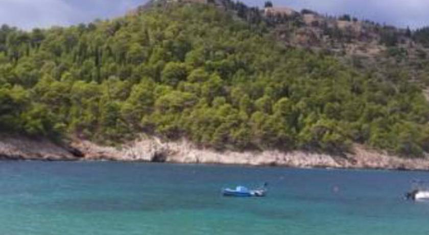 Vassilis Retreat photo
